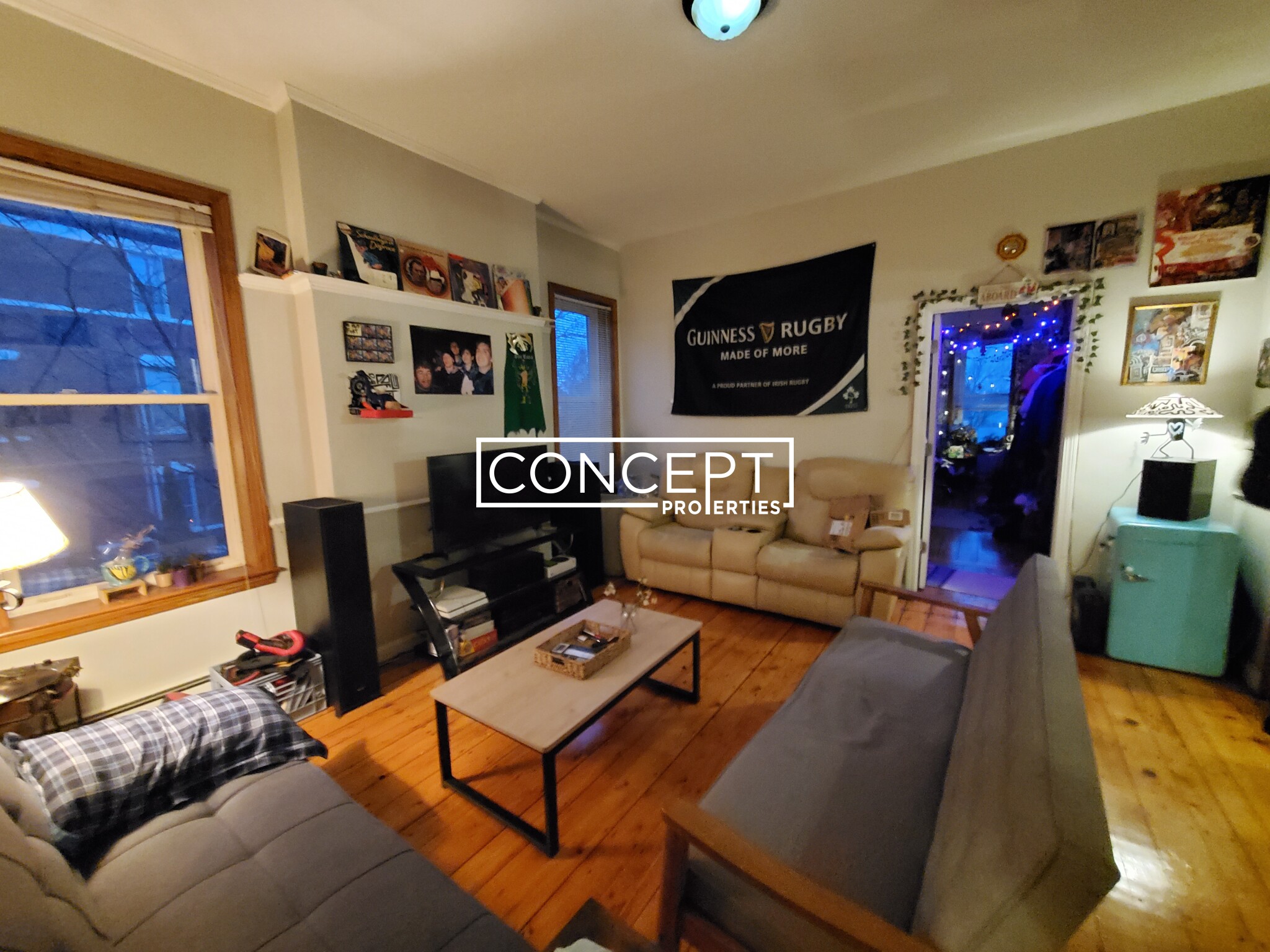 8 Centre St, Roxbury