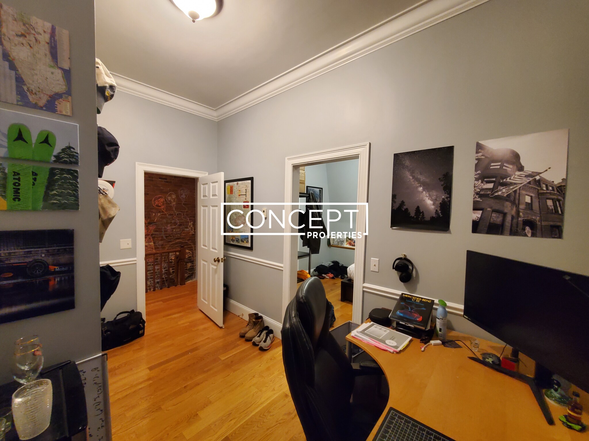 8 Centre St, Roxbury