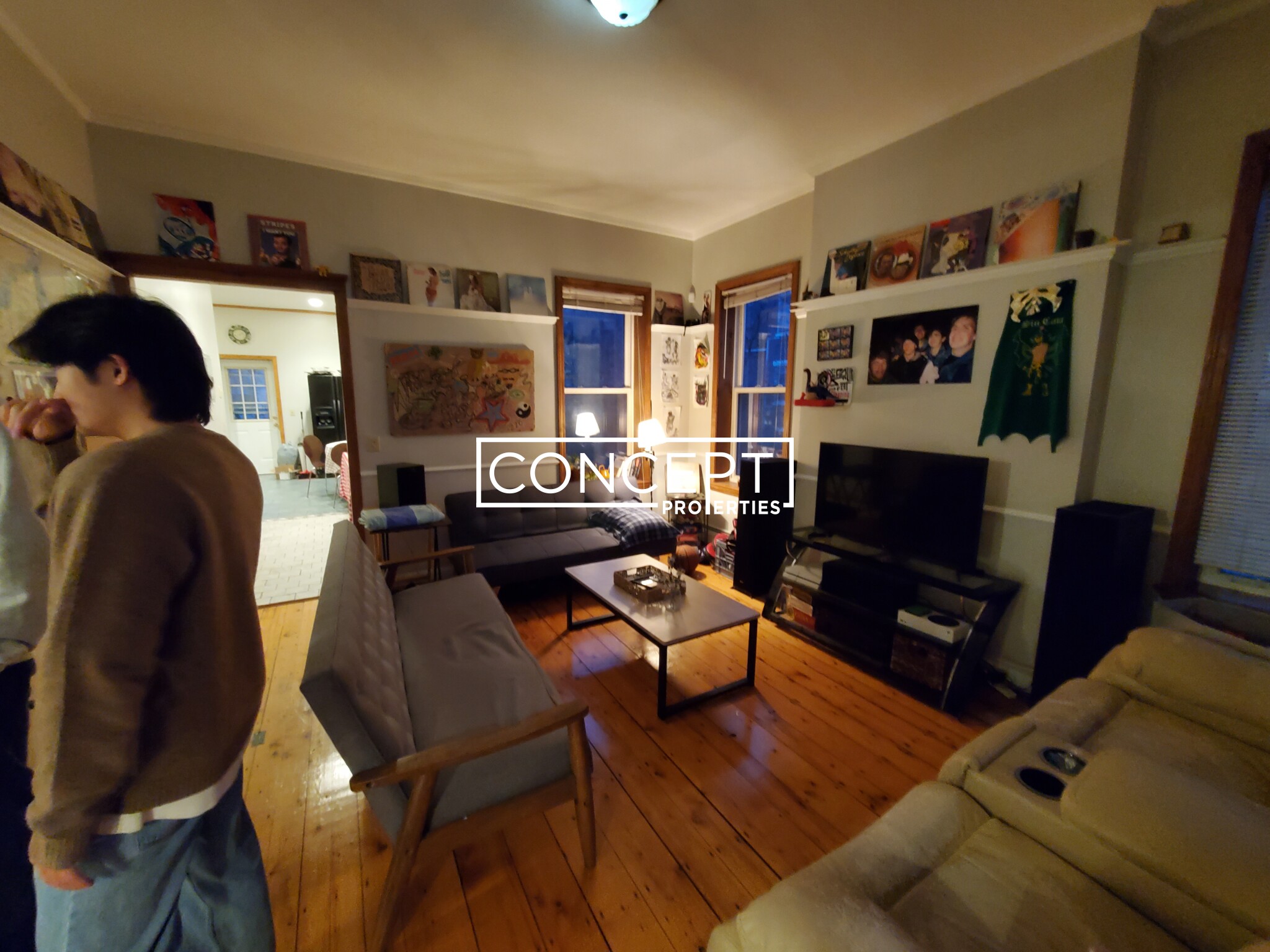 8 Centre St, Roxbury