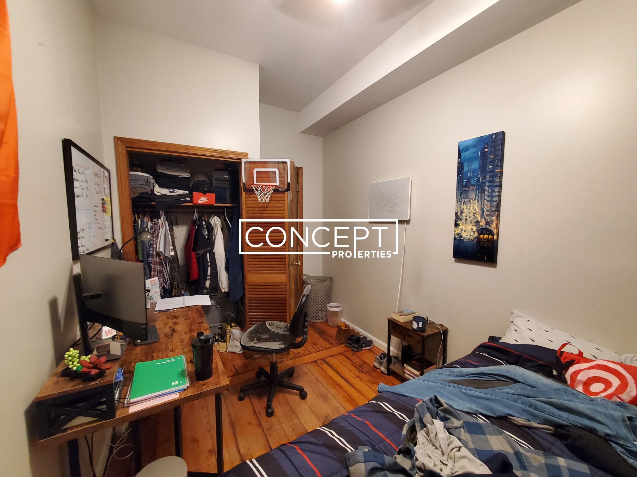 8 Centre St, Roxbury