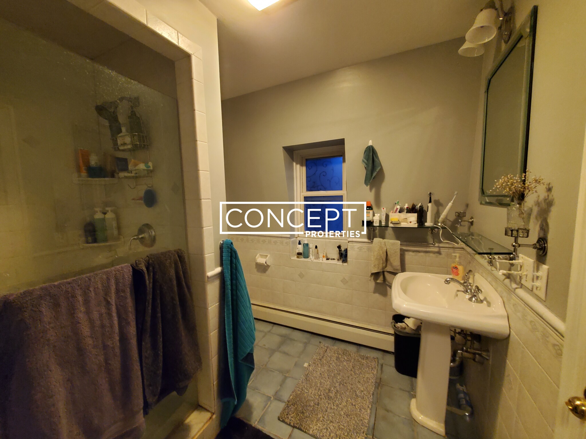 8 Centre St, Roxbury