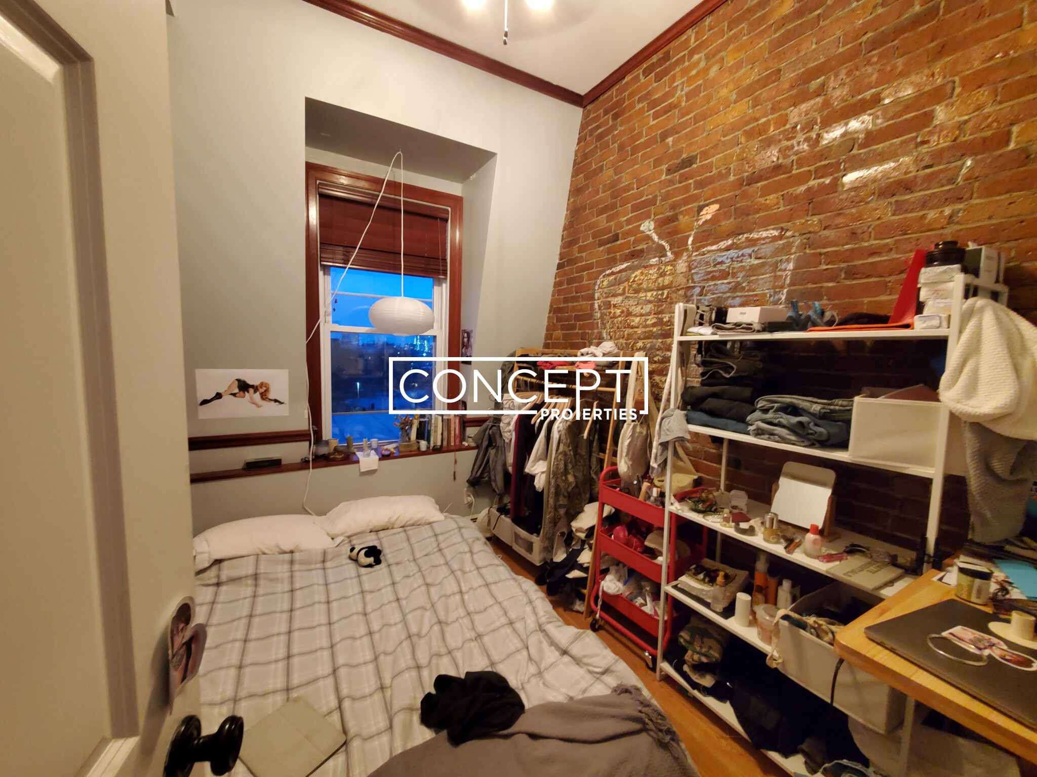 8 Centre St, Roxbury