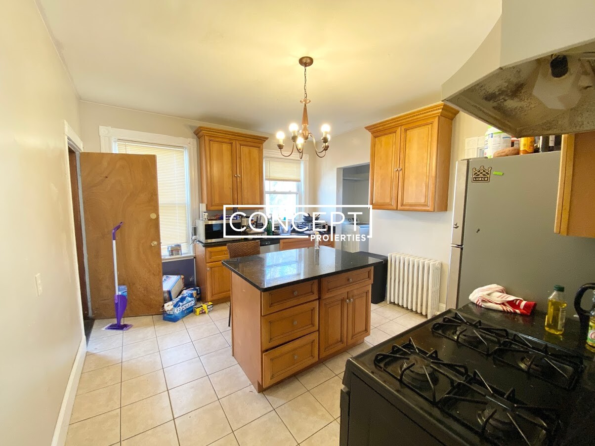 45 Cherokee St, Mission Hill