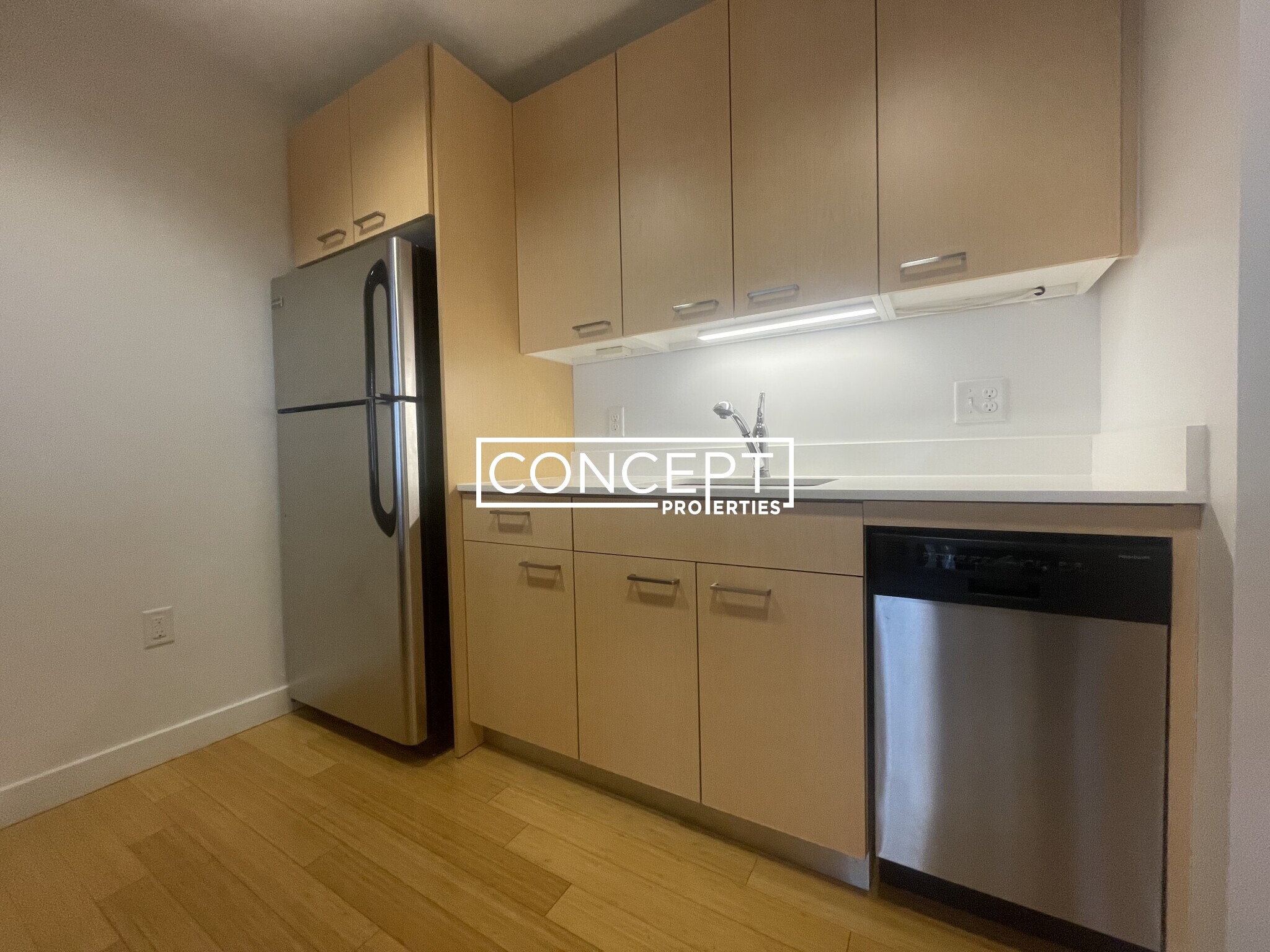 1085 Boylston St, Fenway