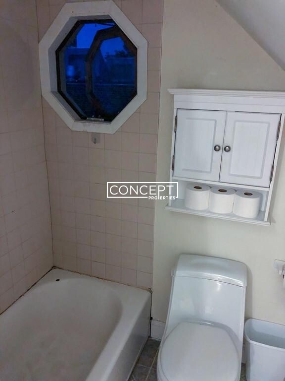 1500 Beacon St, Washington Square