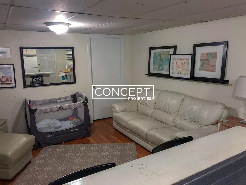 1500 Beacon St, Washington Square