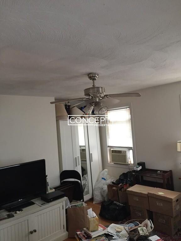 1500 Beacon St, Washington Square