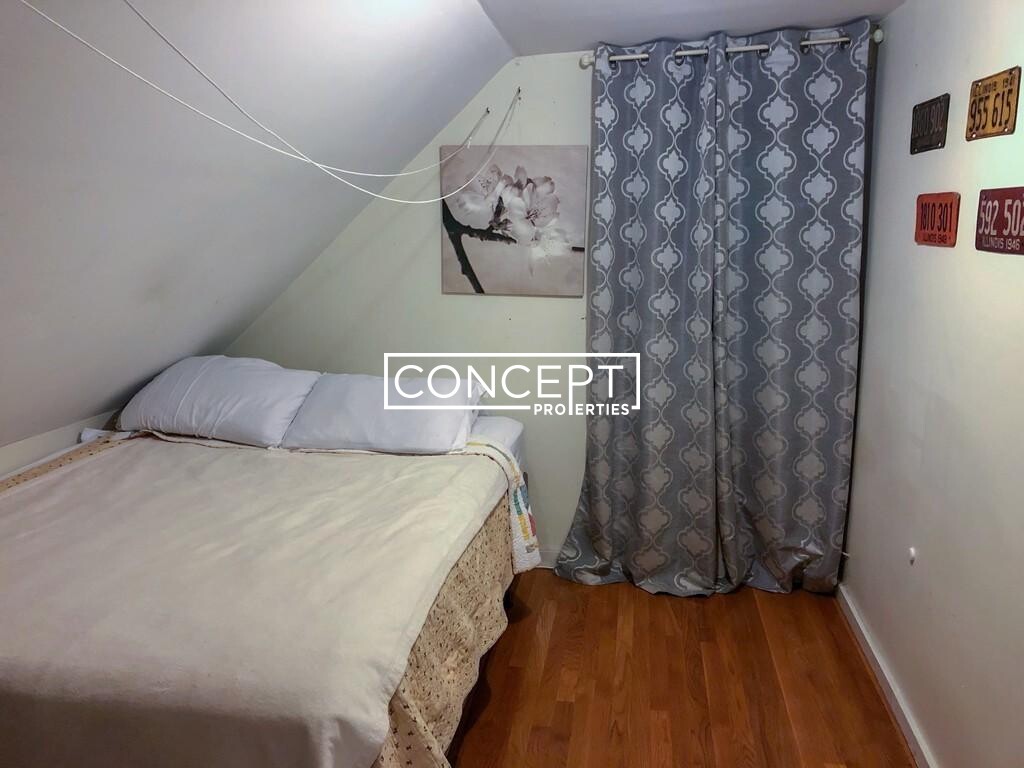 1500 Beacon St, Washington Square