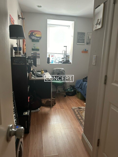 721 Parker St, Mission Hill