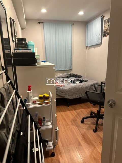 721 Parker St, Mission Hill