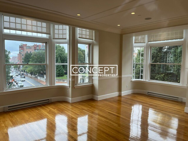 22 Beacon St, Downtown