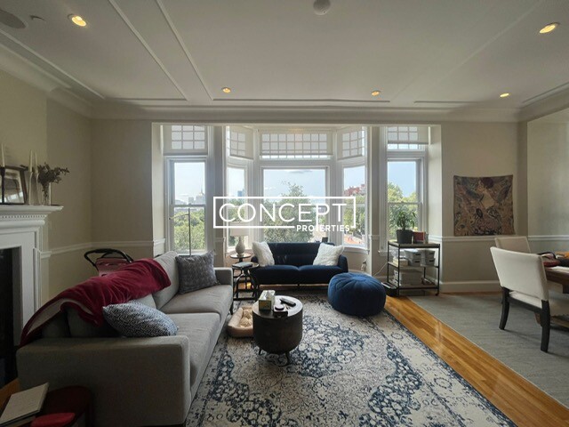 22 Beacon St, Downtown