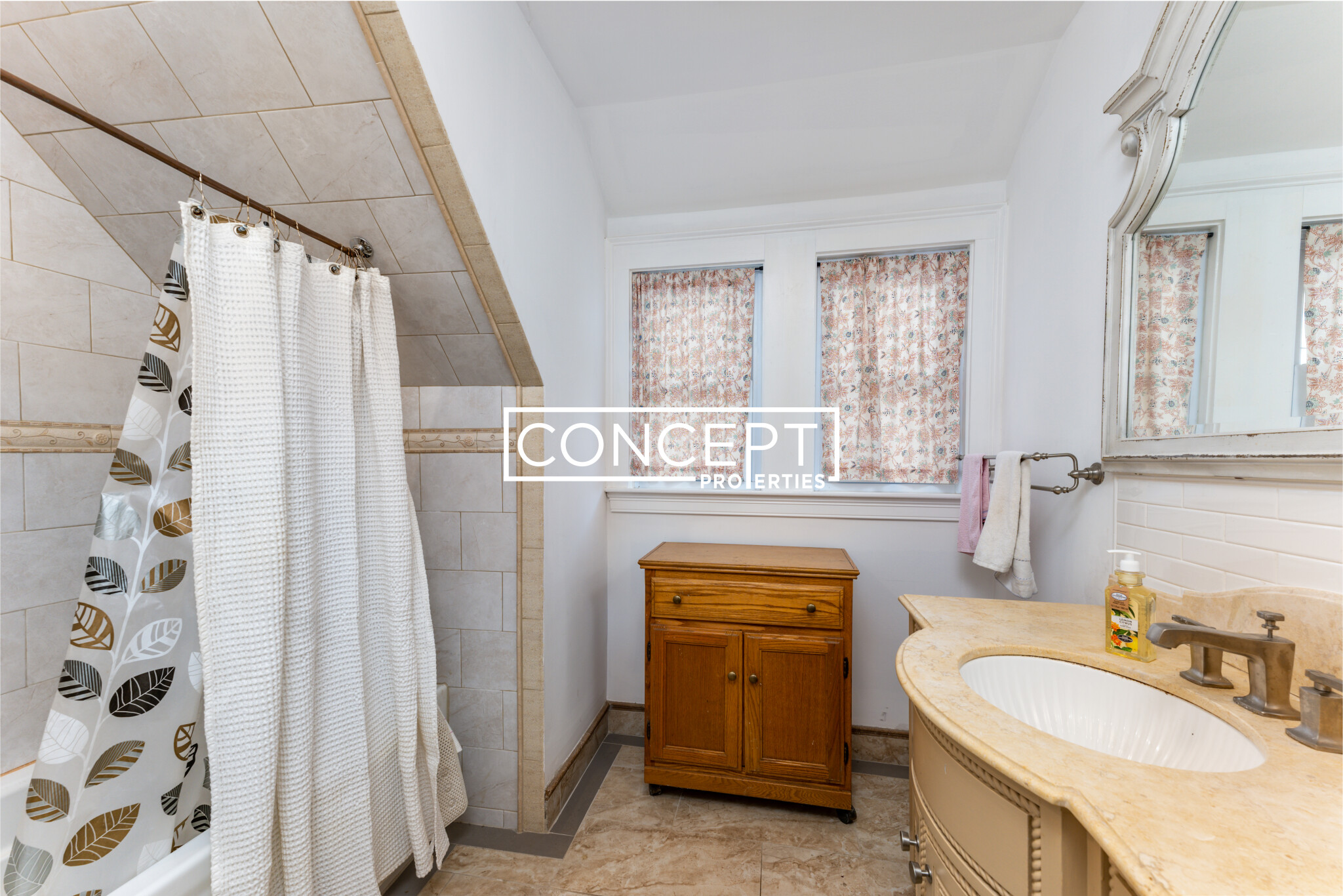 18 Holton St, Allston