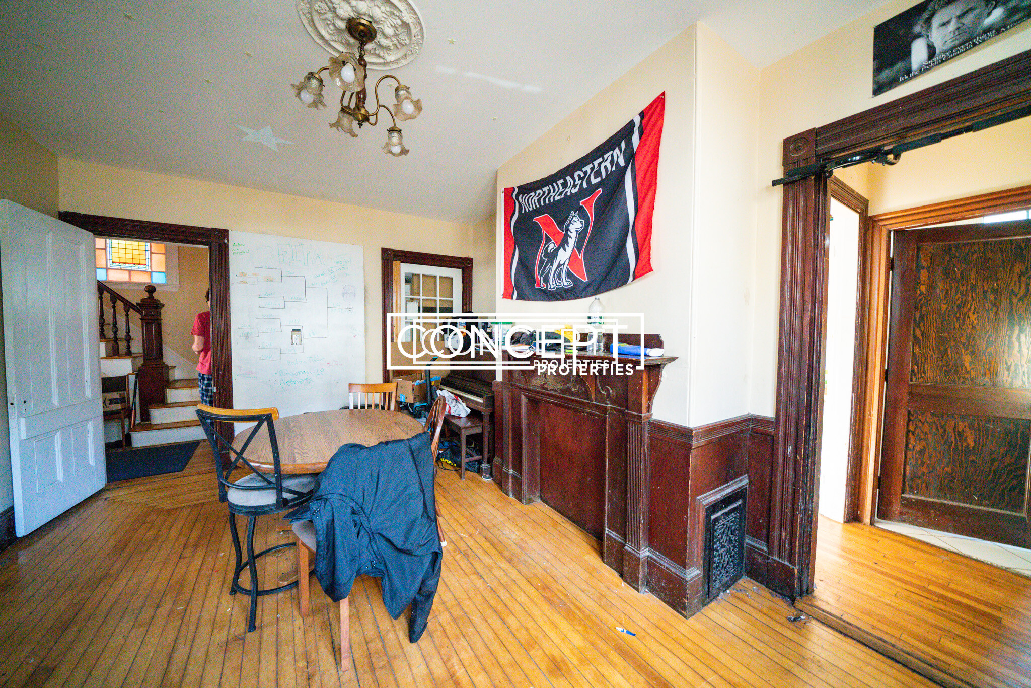 6 Hillside St, Mission Hill