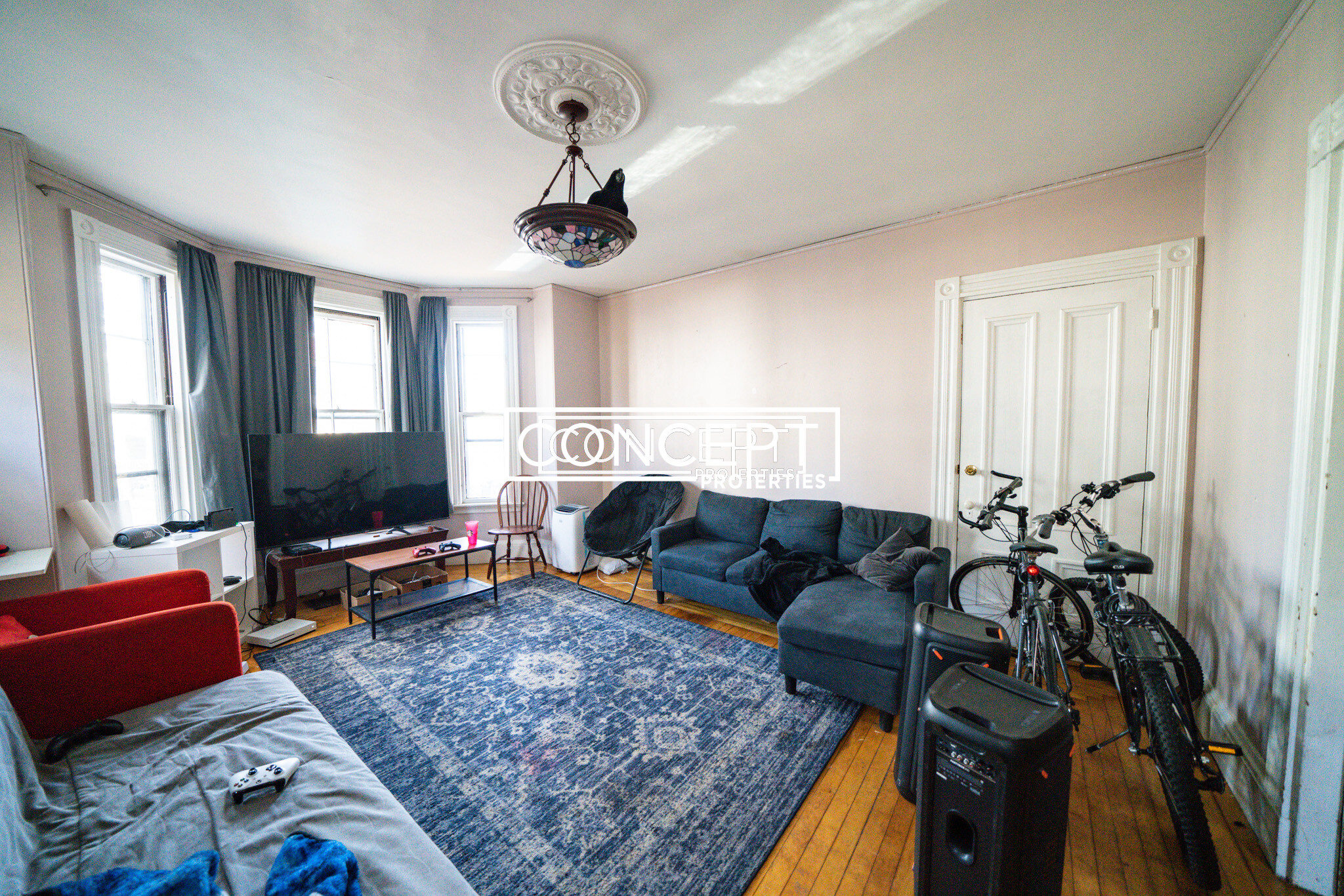 6 Hillside St, Mission Hill