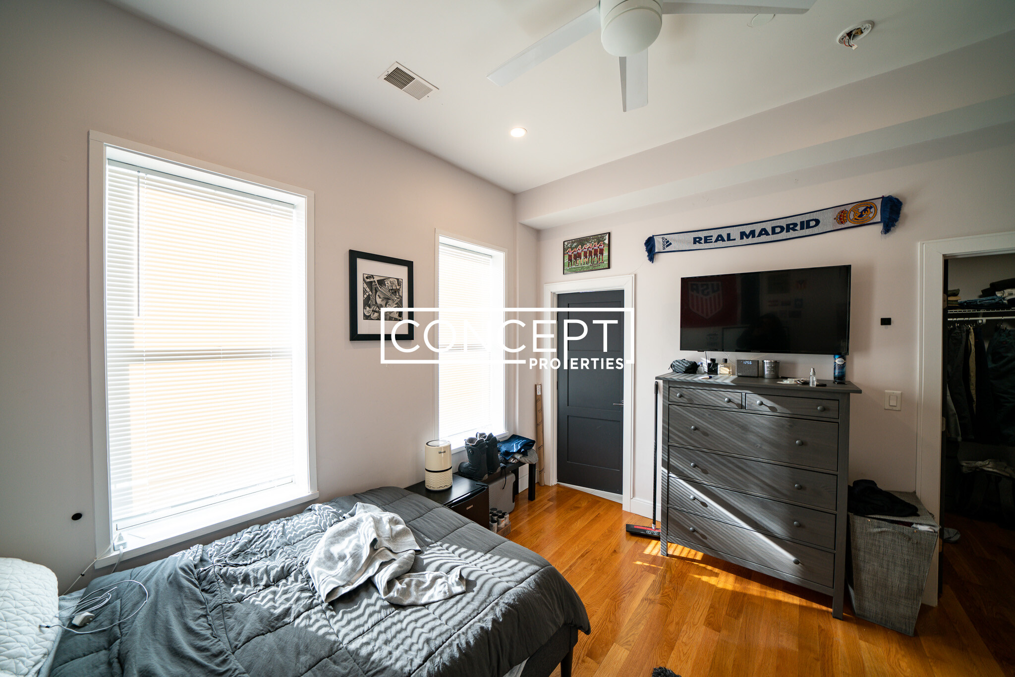 11 Highland Park Ave, Roxbury