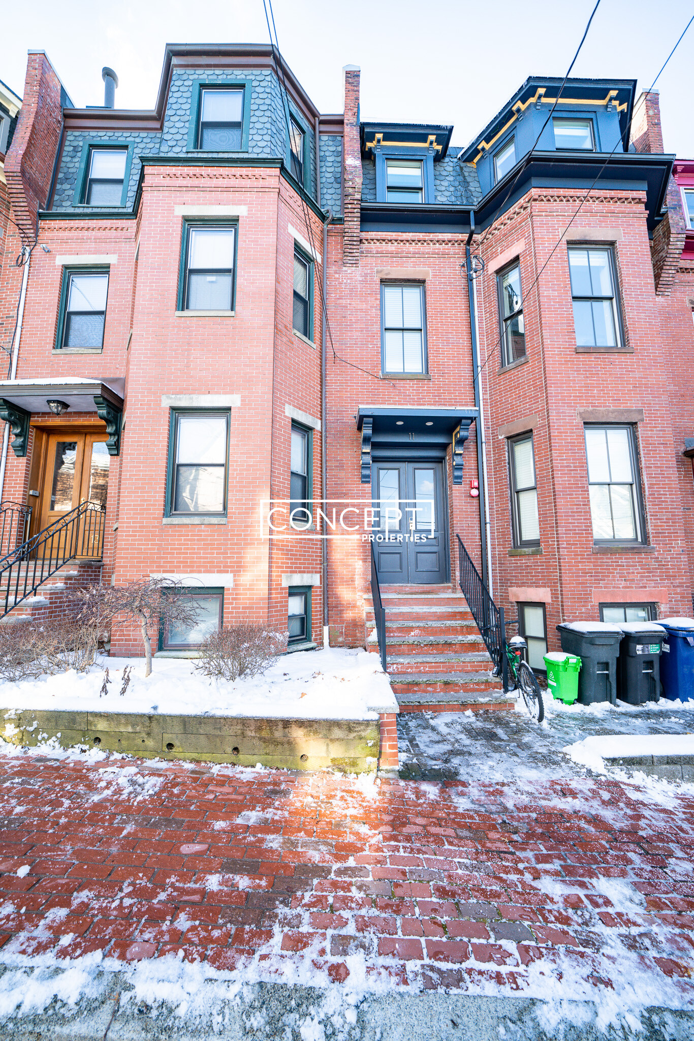 11 Highland Park Ave, Roxbury