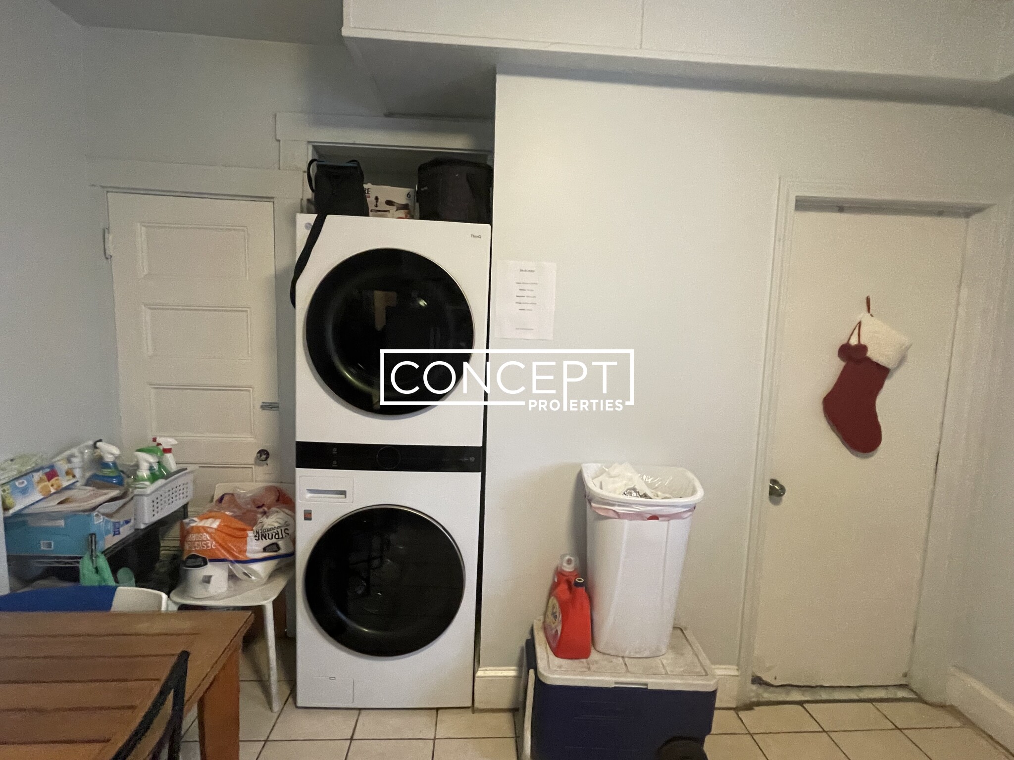 17 Stratton Ter, Banks Square