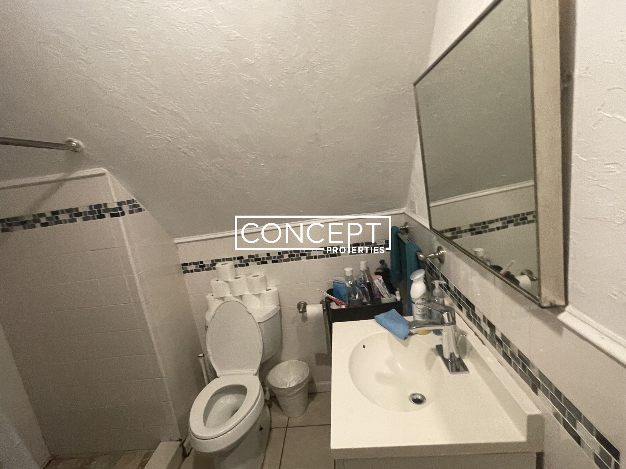 17 Stratton Ter, Banks Square