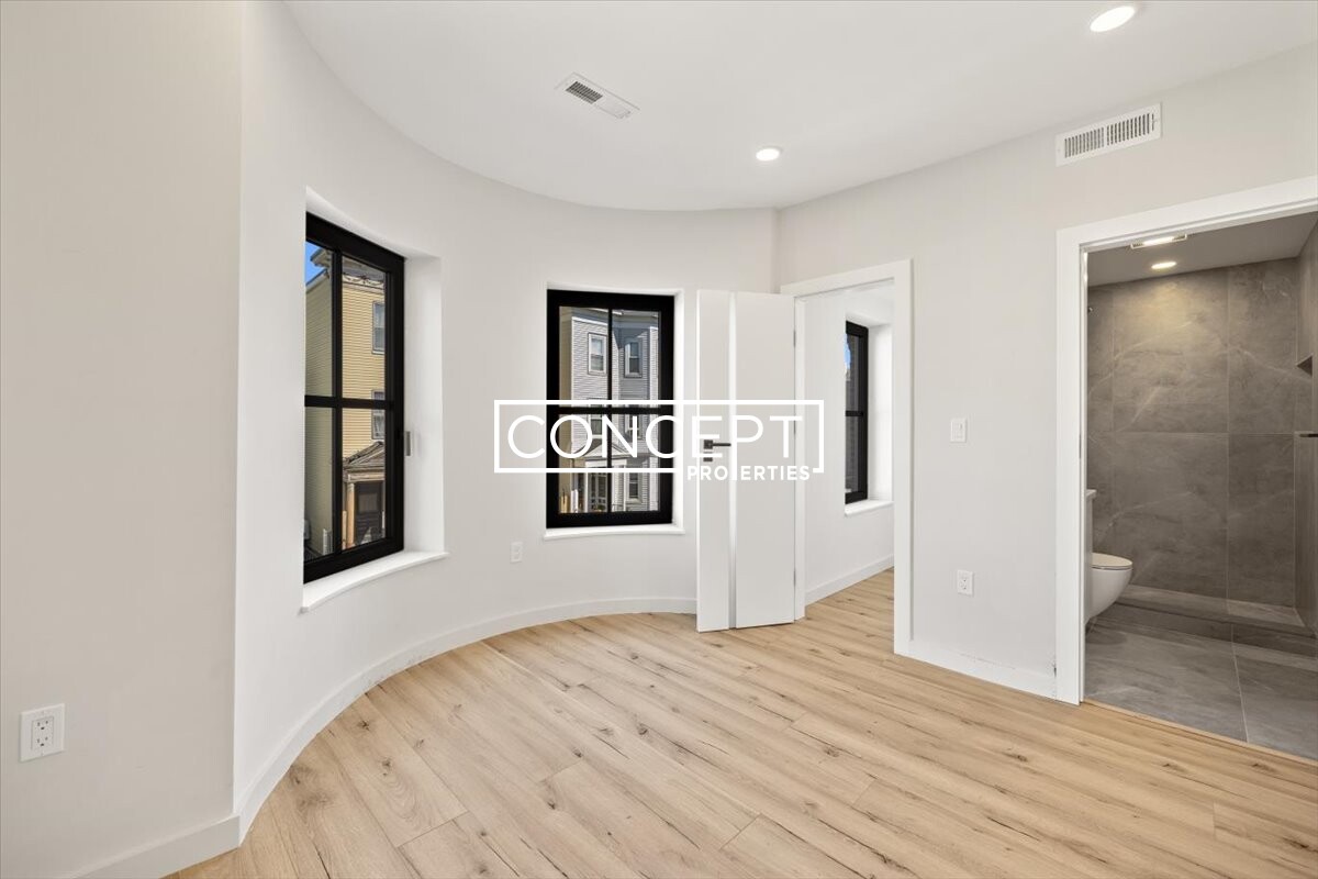 141 N St, South Boston