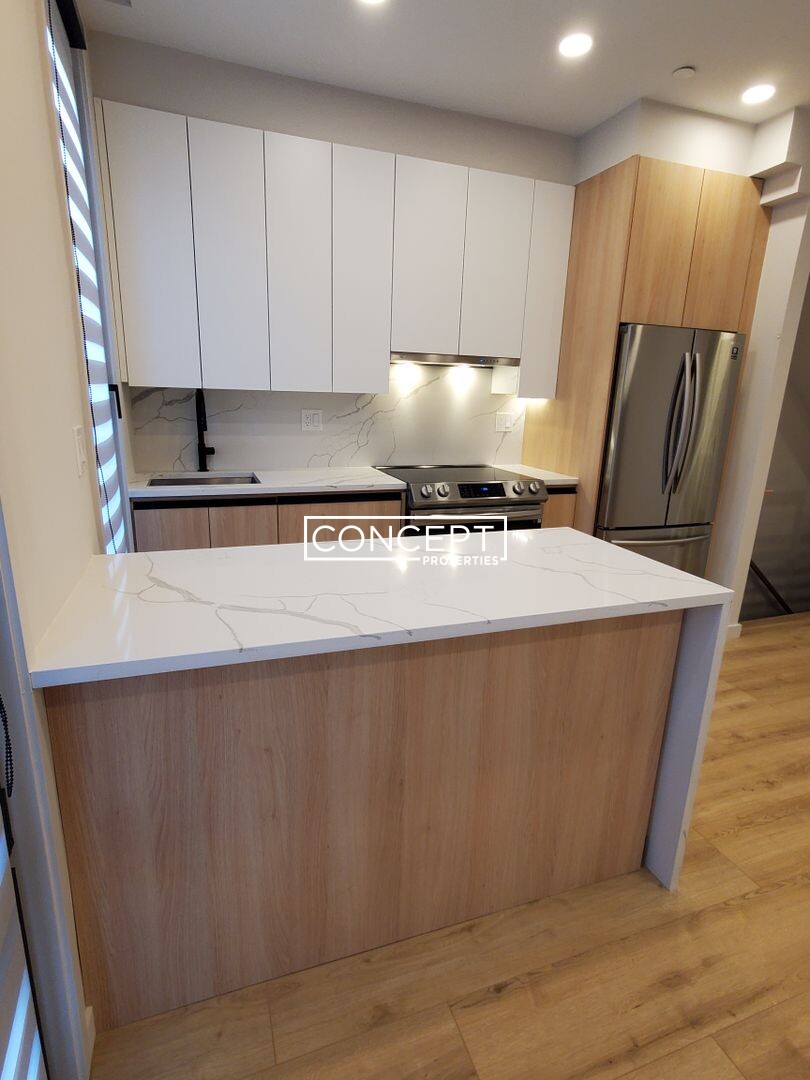 6 National, South Boston