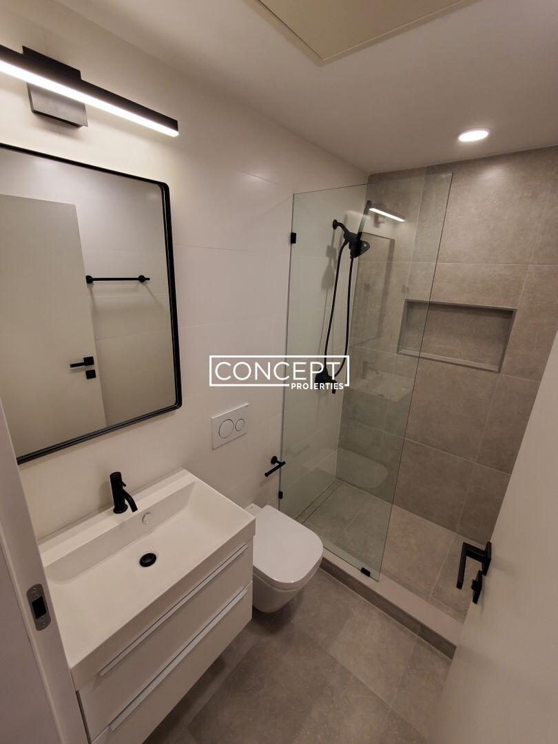 6 National, South Boston