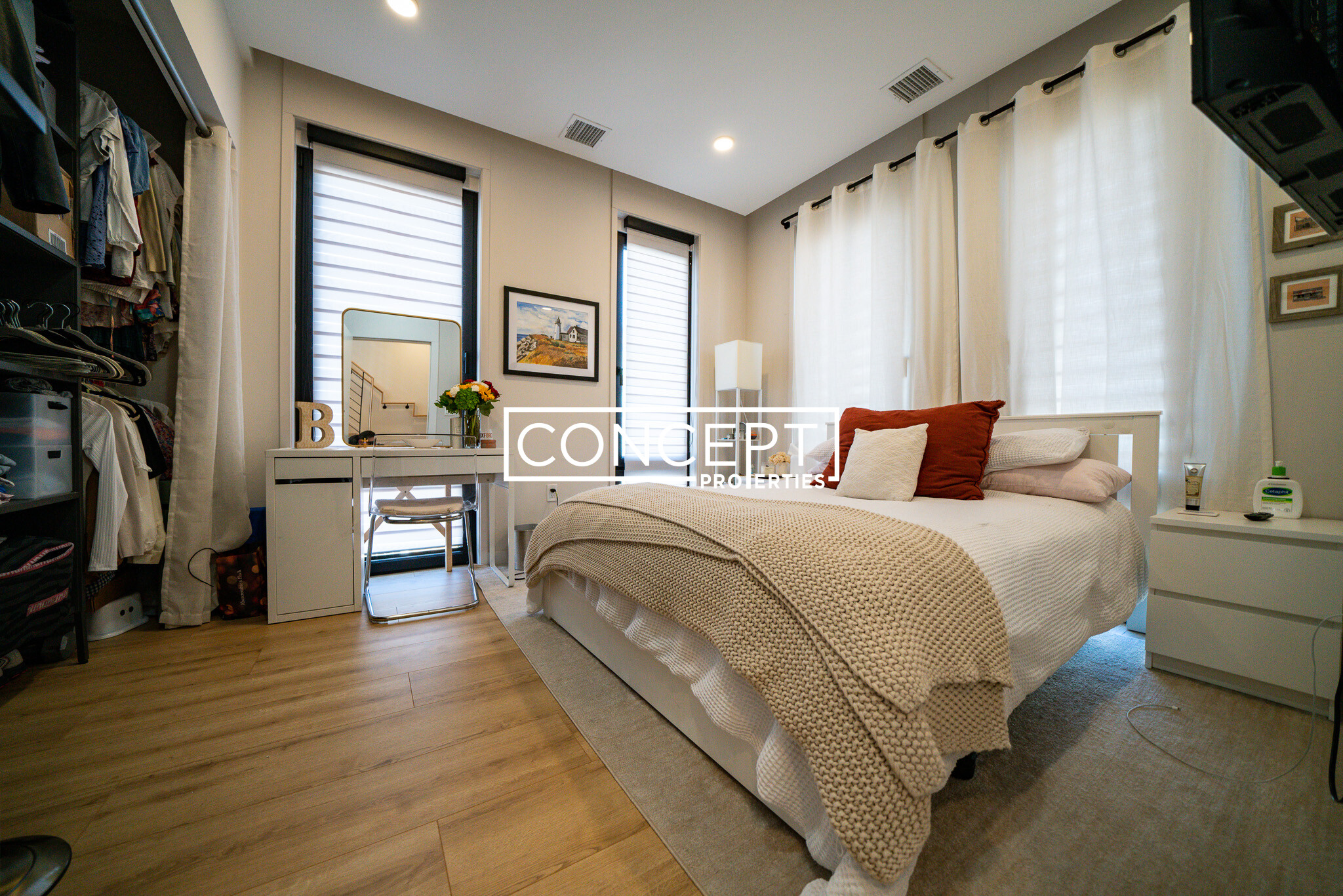 157 West 9th St, South Boston