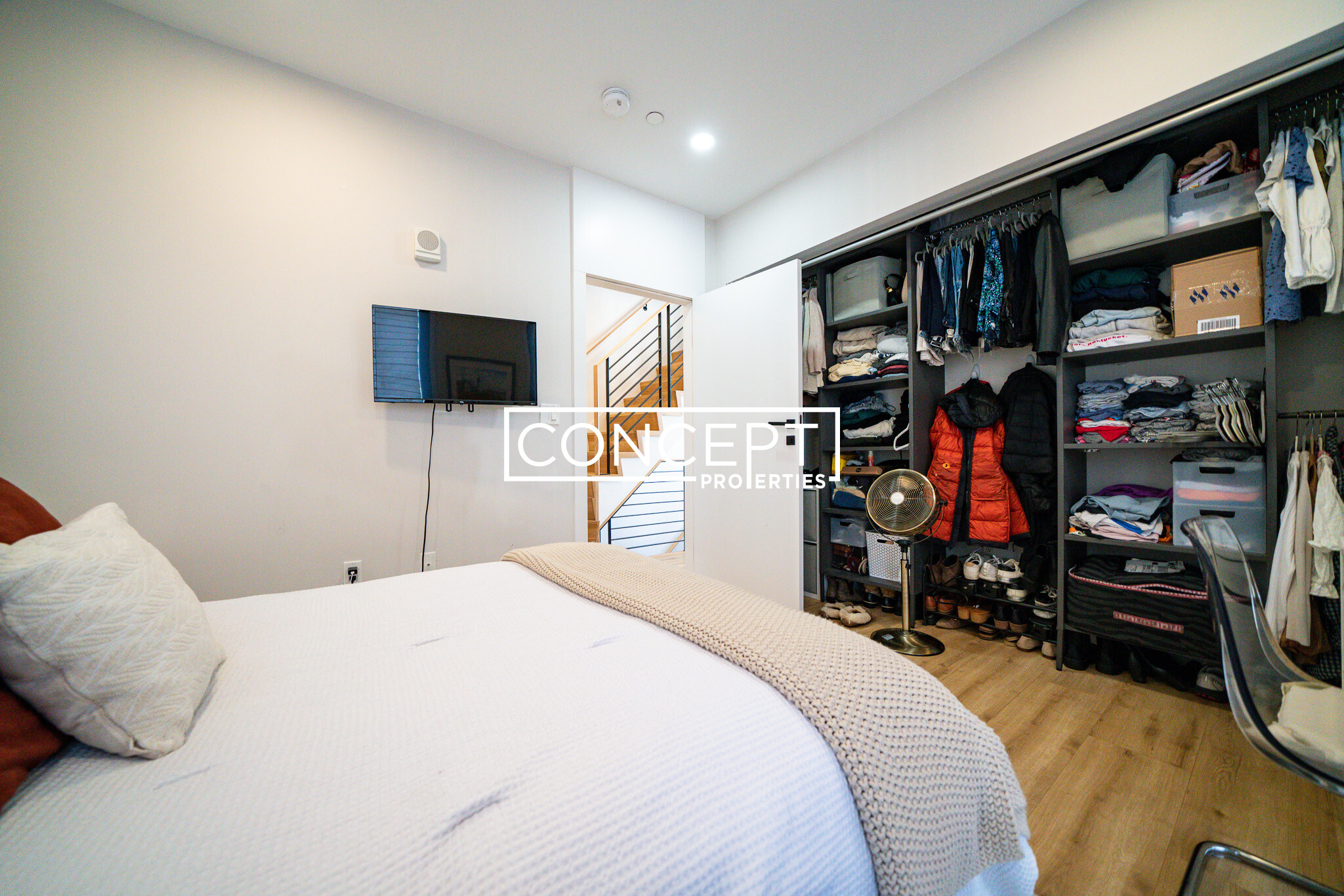 157 West 9th St, South Boston