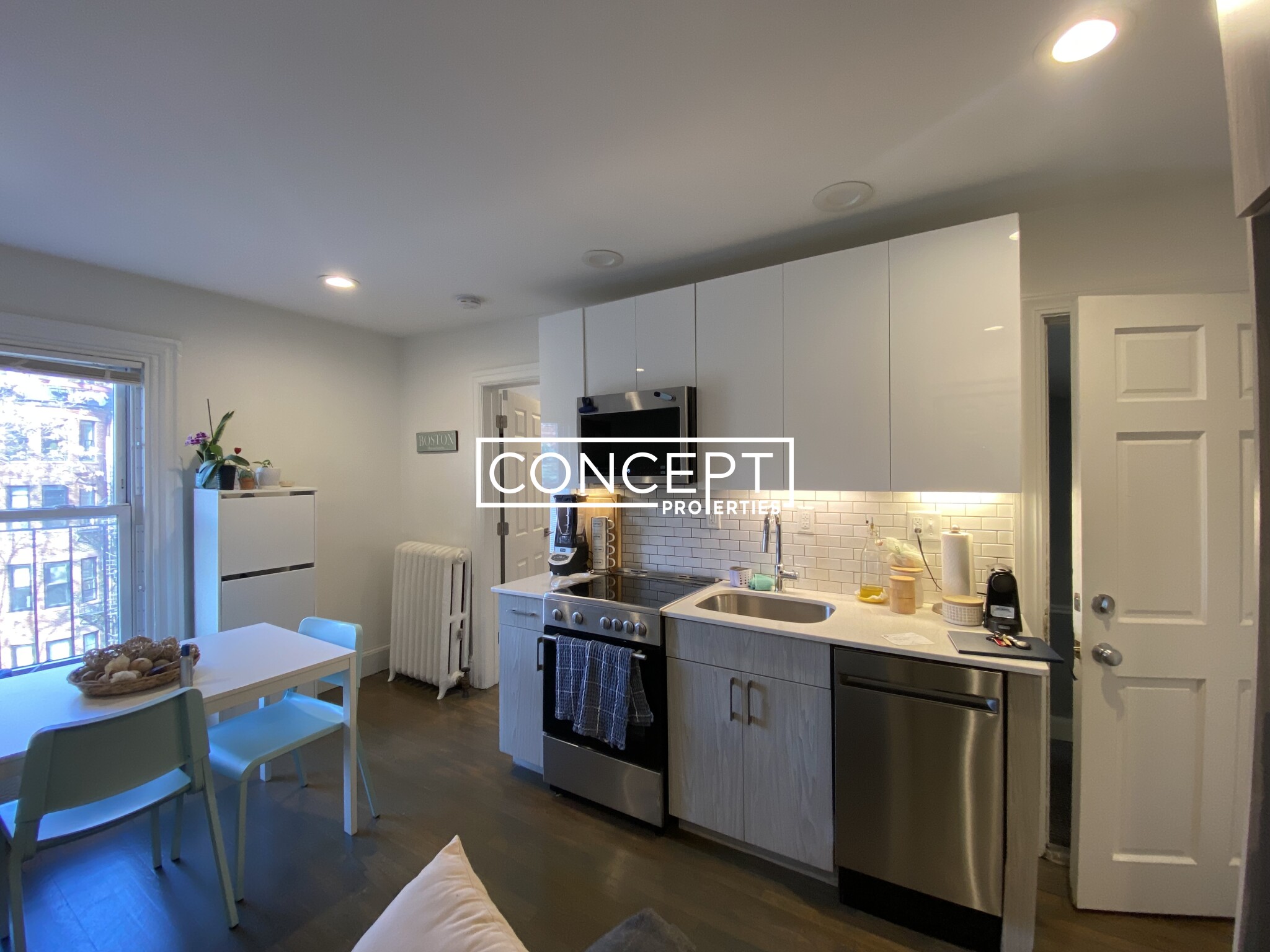 225 Newbury St, Back Bay