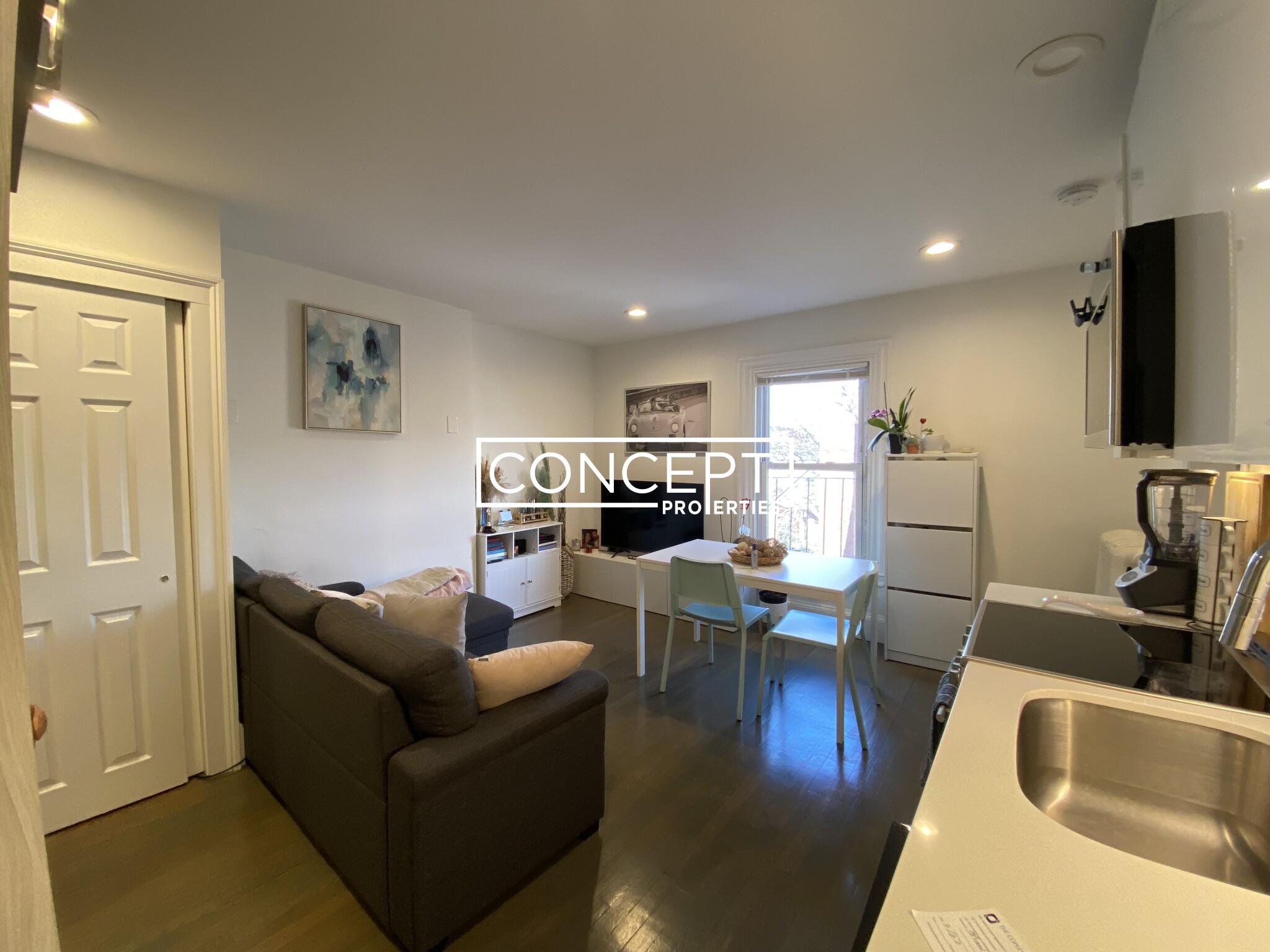 225 Newbury St, Back Bay