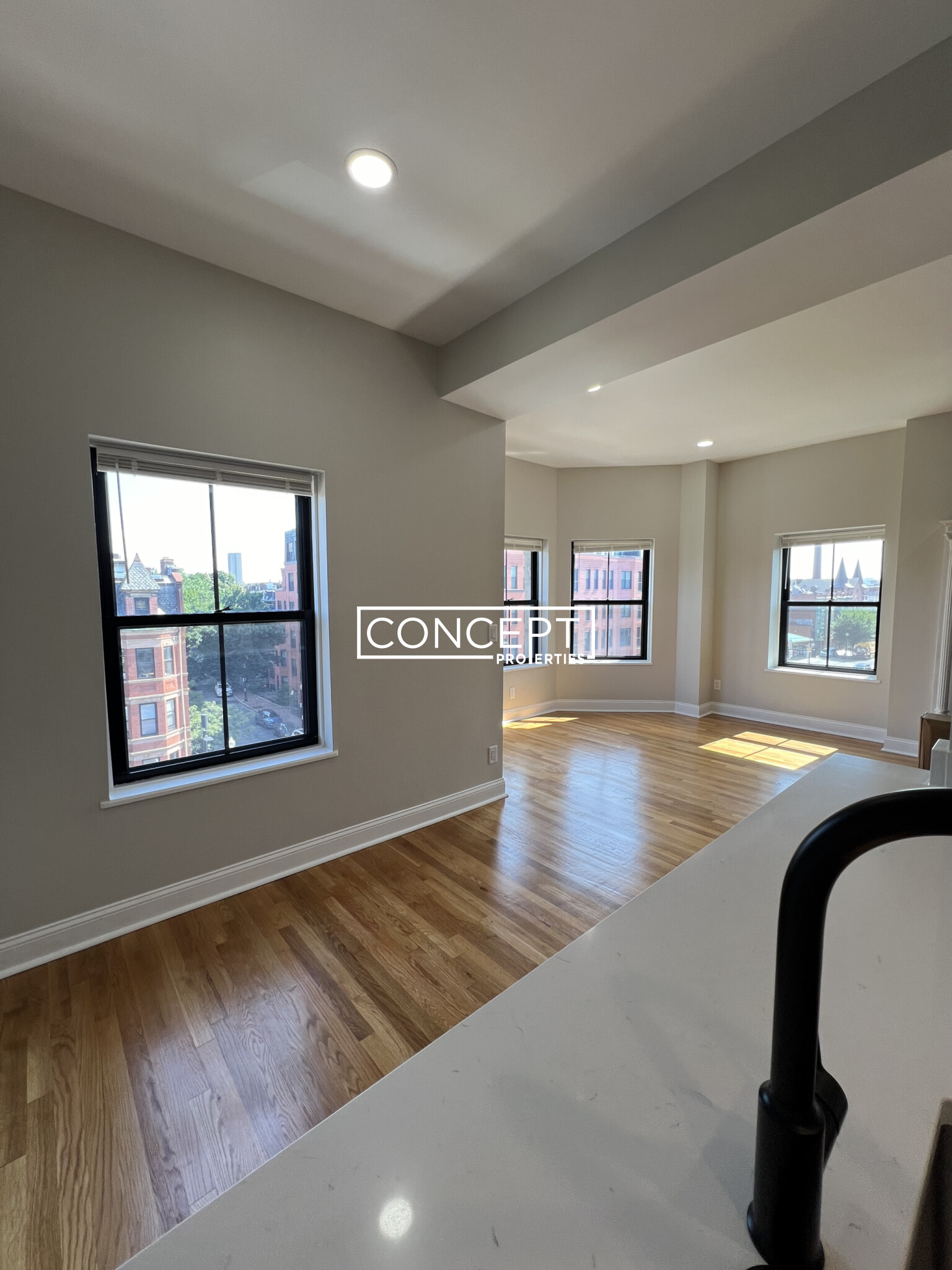 557 Columbus Ave, South End