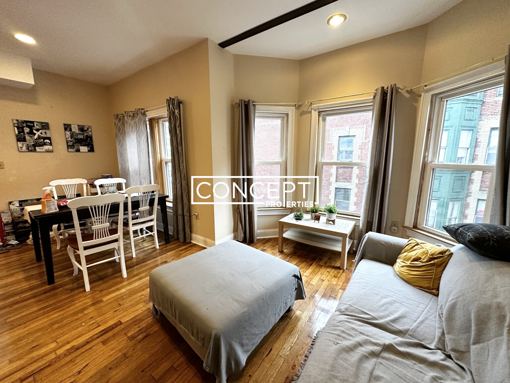 1031 Tremont St, Roxbury