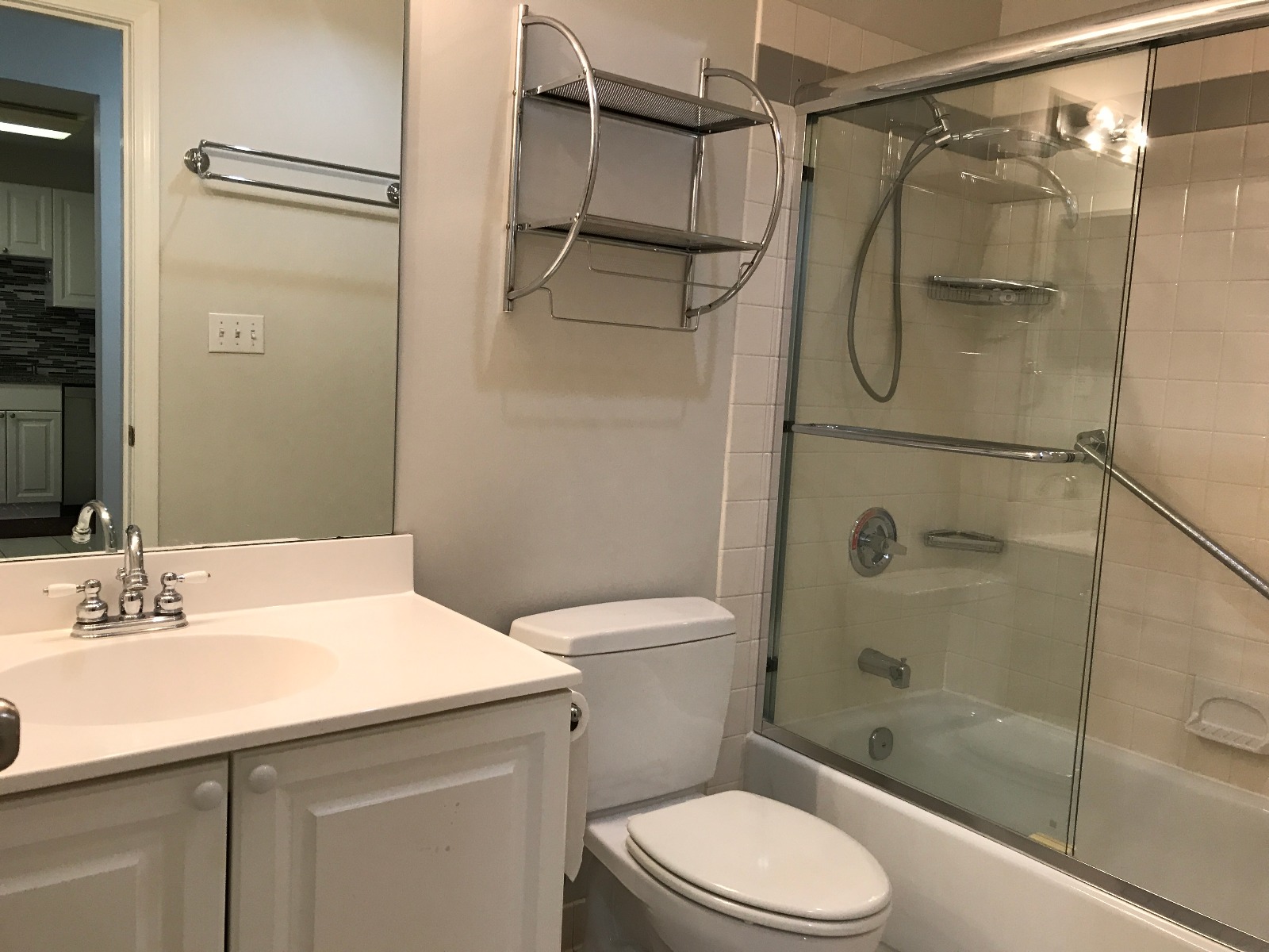 2 bed, 2 bath apartment for rent at 60 Glen Rd Unit T12, Brookline Hills — photo 3 of 12