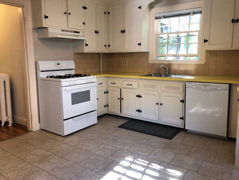 4 bed, 2 bath apartment for rent at 72 Summit Ave Unit -, Coolidge Corner — photo 3 of 24