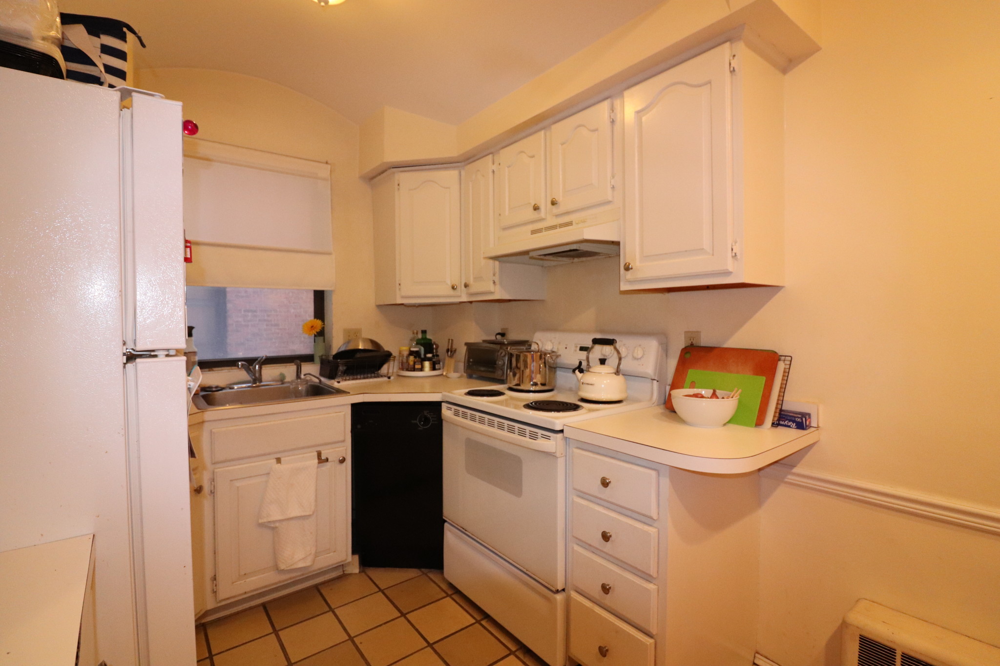 1090 Beacon St, Coolidge Corner