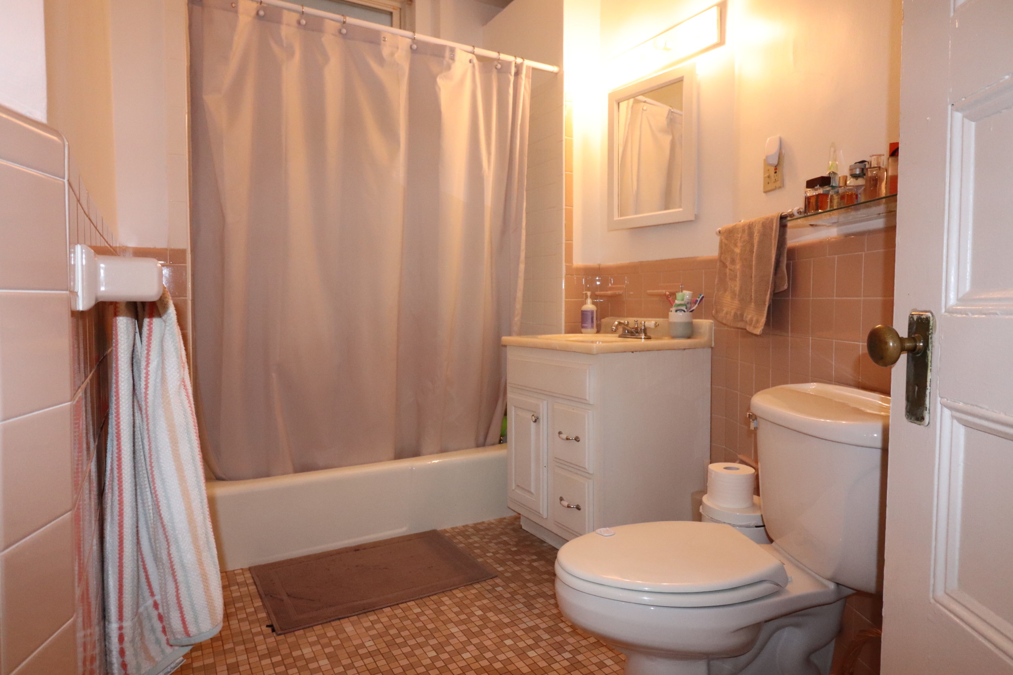 2 bed, 1 bath apartment for rent at 9 Claflin Rd Unit 1, Brookline — photo 9 of 13
