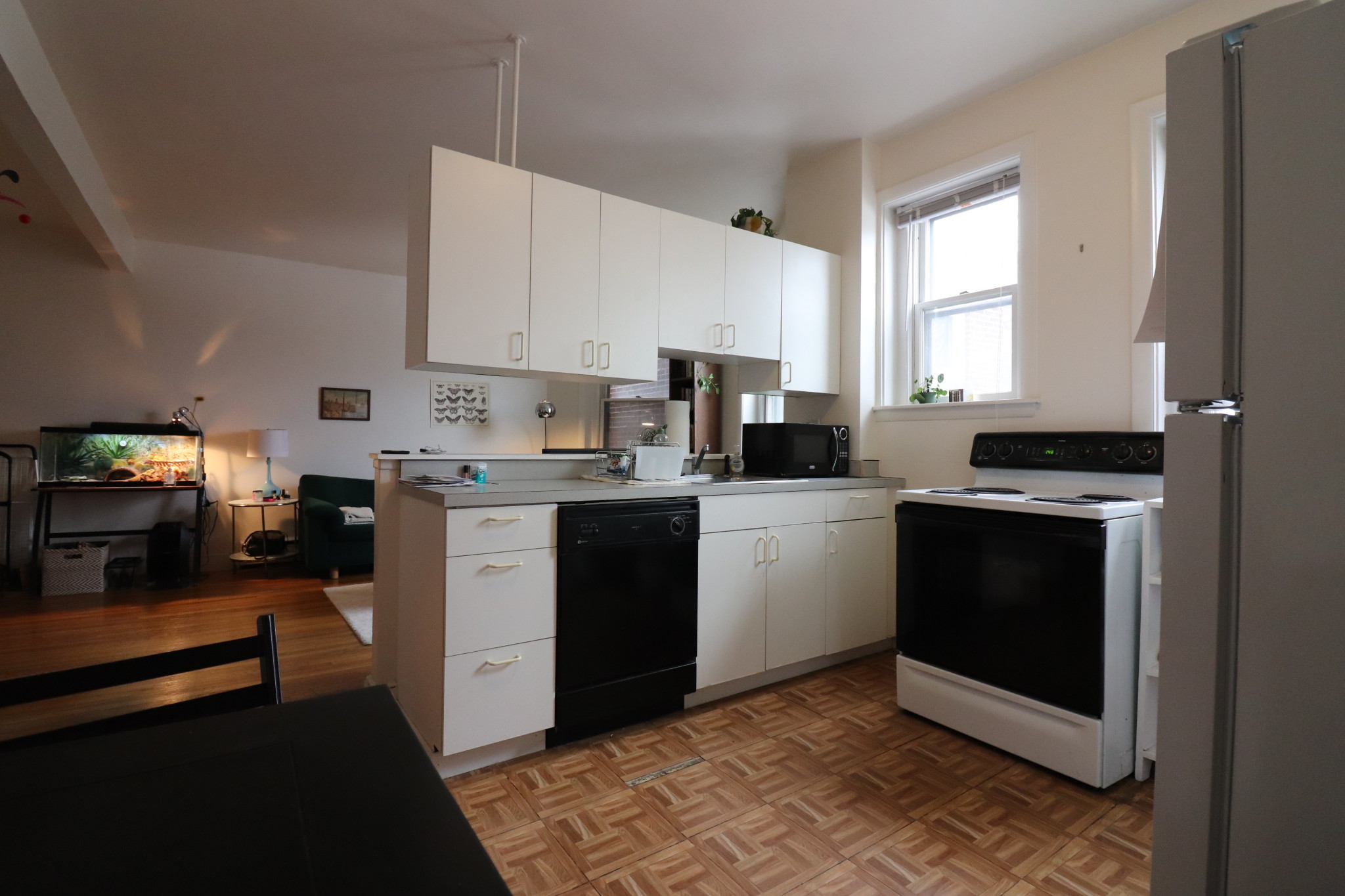 199 Winthrop Rd, Washington Square