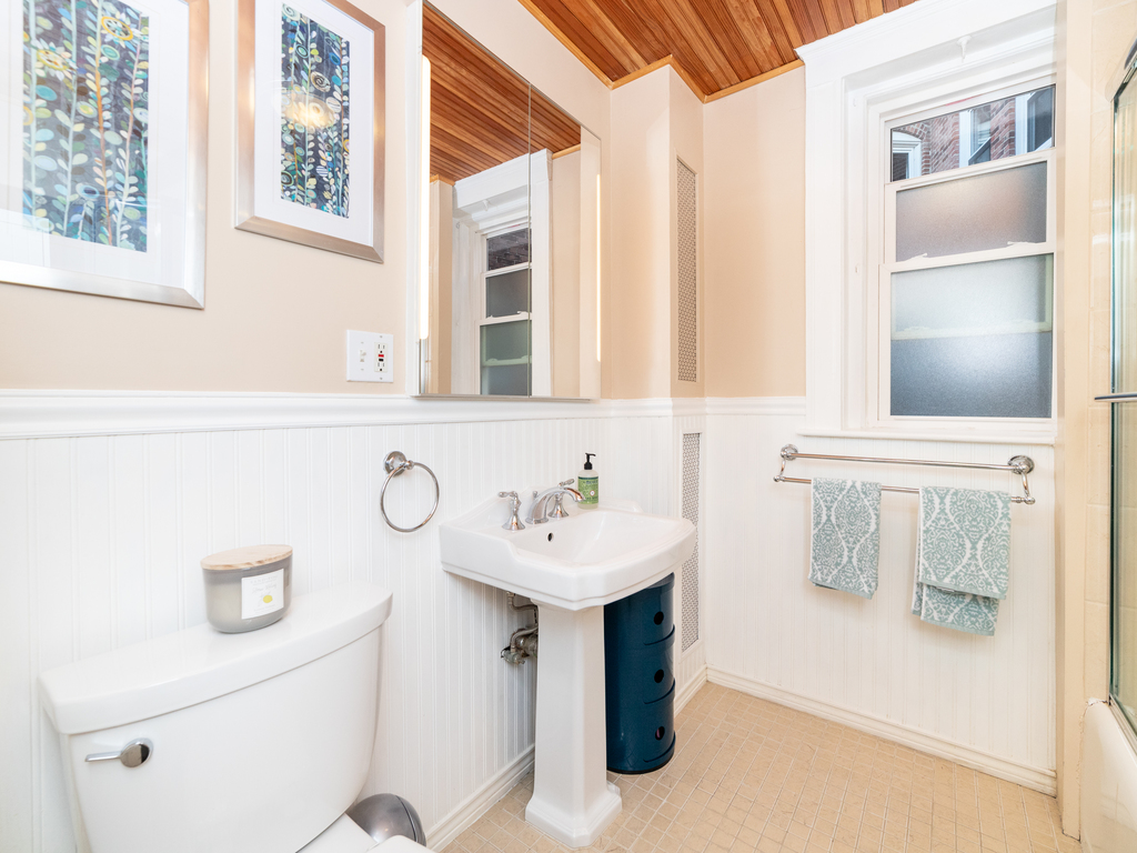 551 Brookline Ave, Longwood