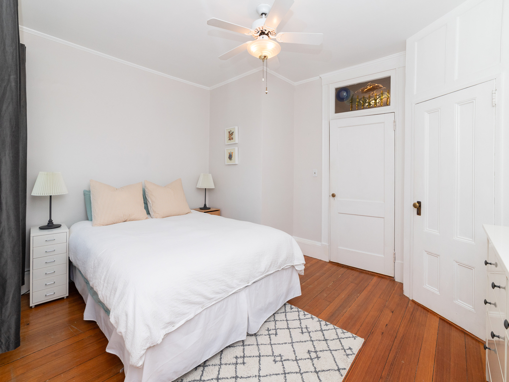 551 Brookline Ave, Longwood