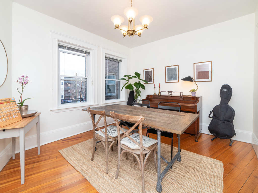 551 Brookline Ave, Longwood