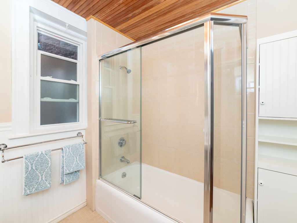 551 Brookline Ave, Longwood