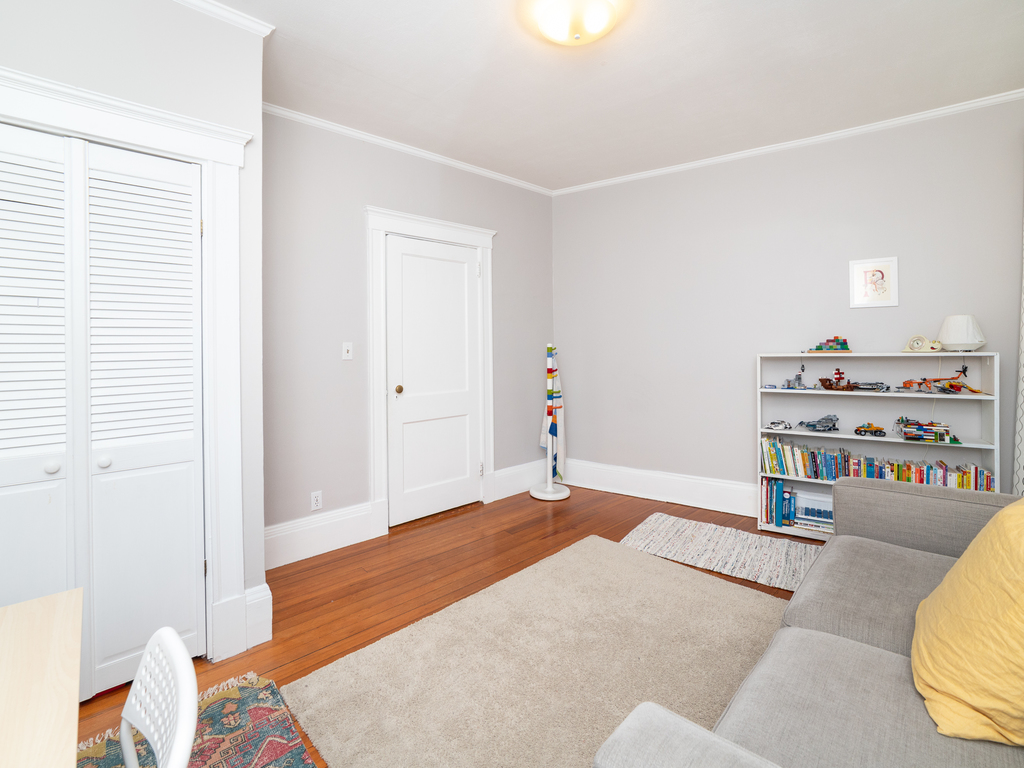 551 Brookline Ave, Longwood