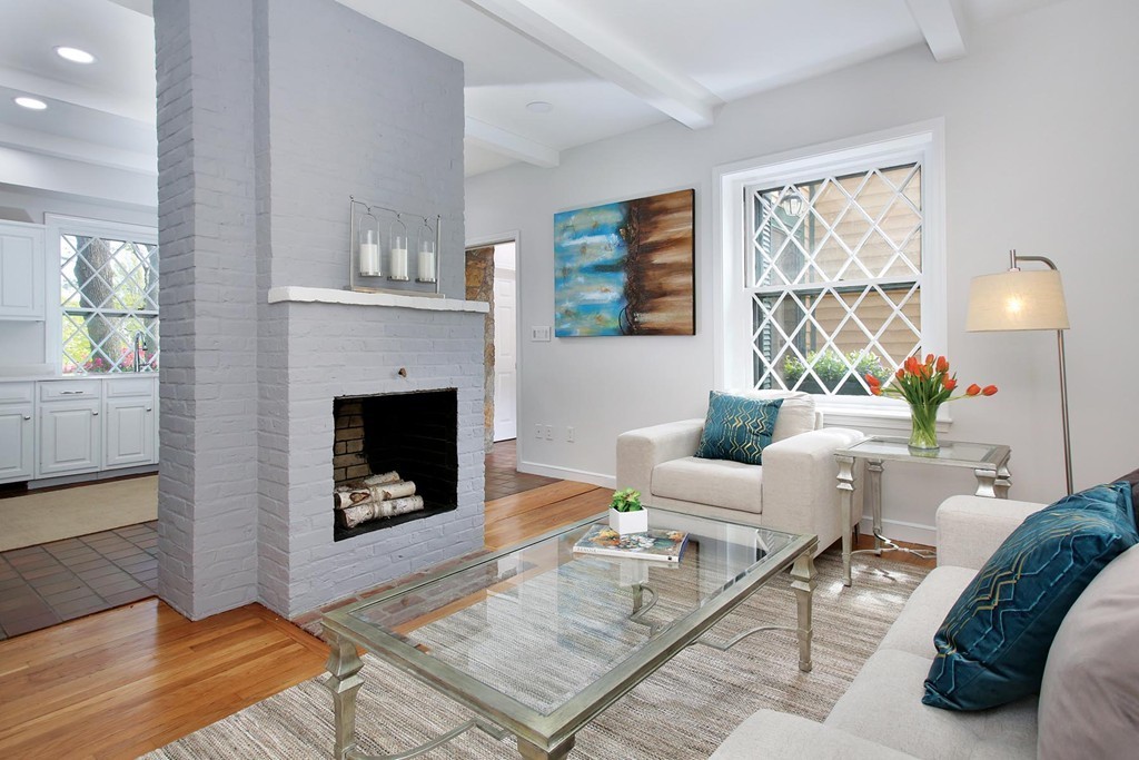 104 Buckminster Rd, Brookline Hills