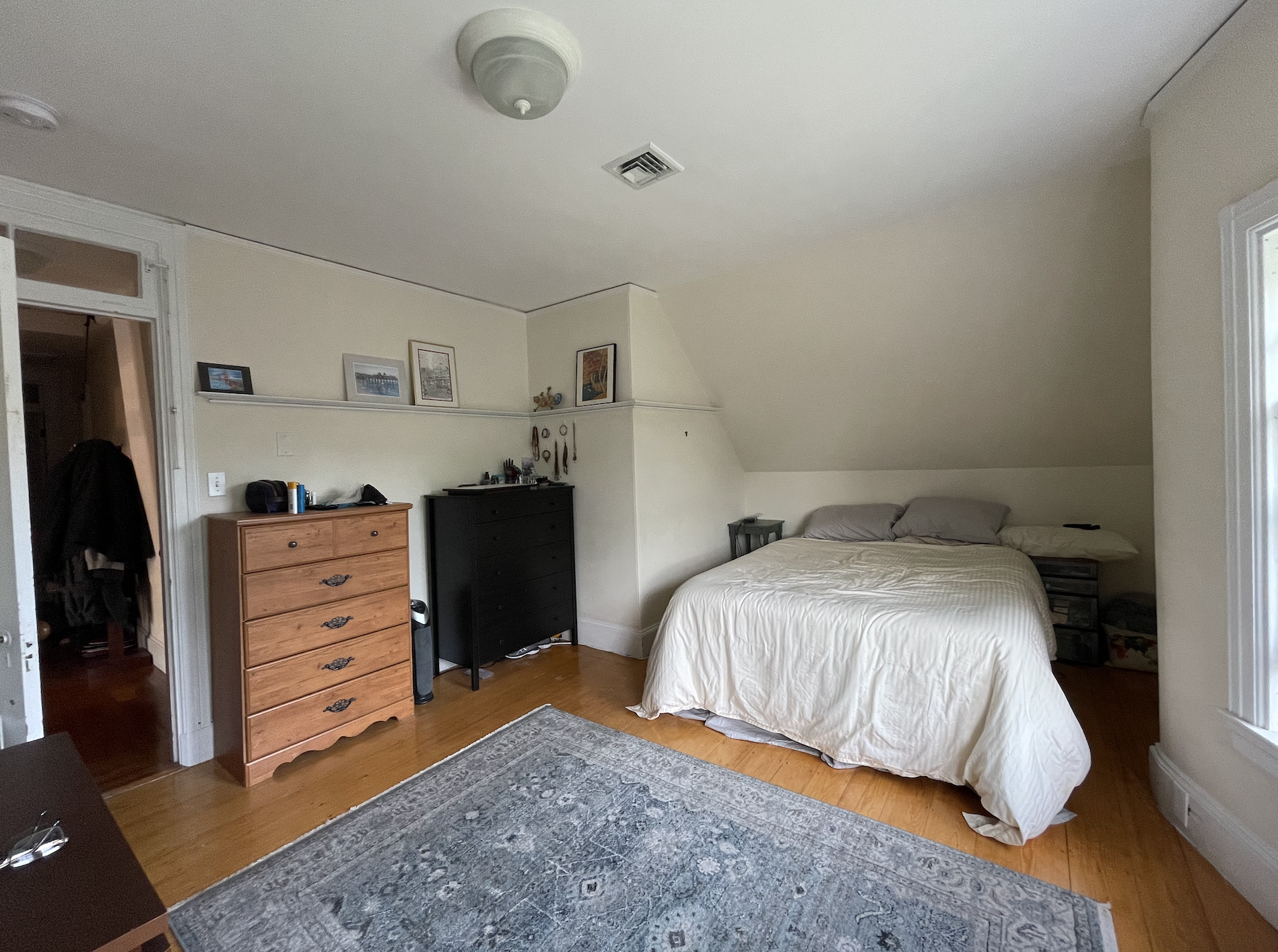 1.5 bed, 1 bath apartment for rent at 238 Grant Ave Unit 2, Newton — photo 3 of 9