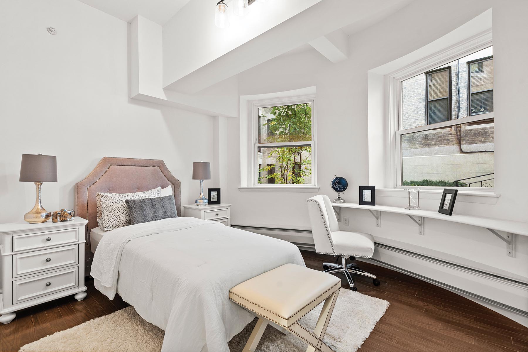 1080 Beacon St, Longwood