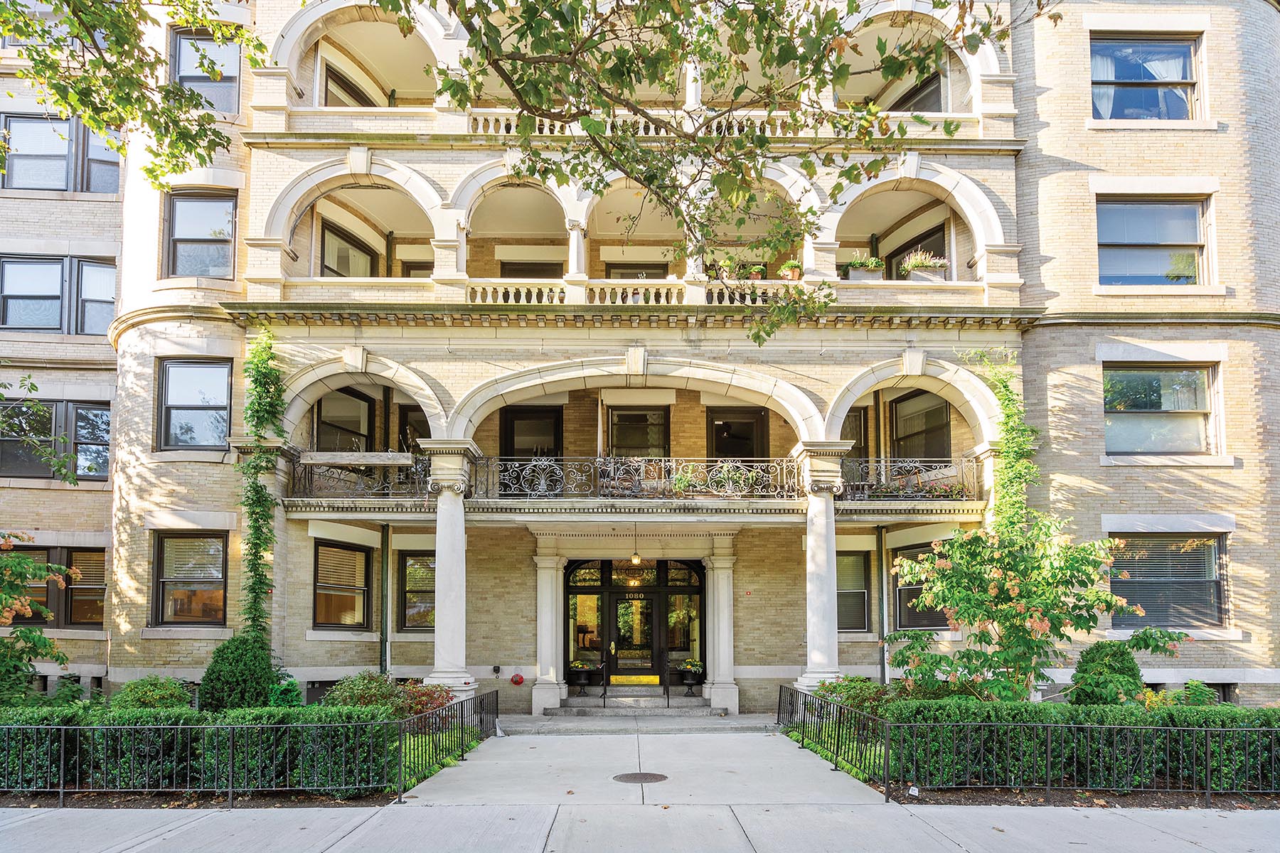 1080 Beacon St, Longwood