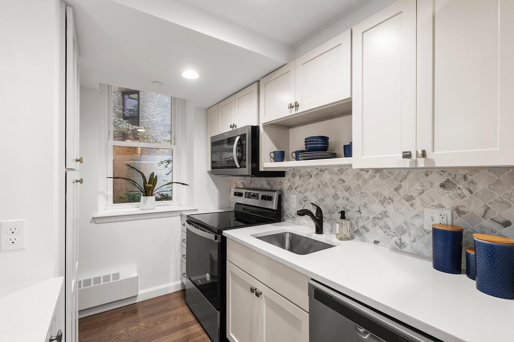 1080 Beacon St, Longwood