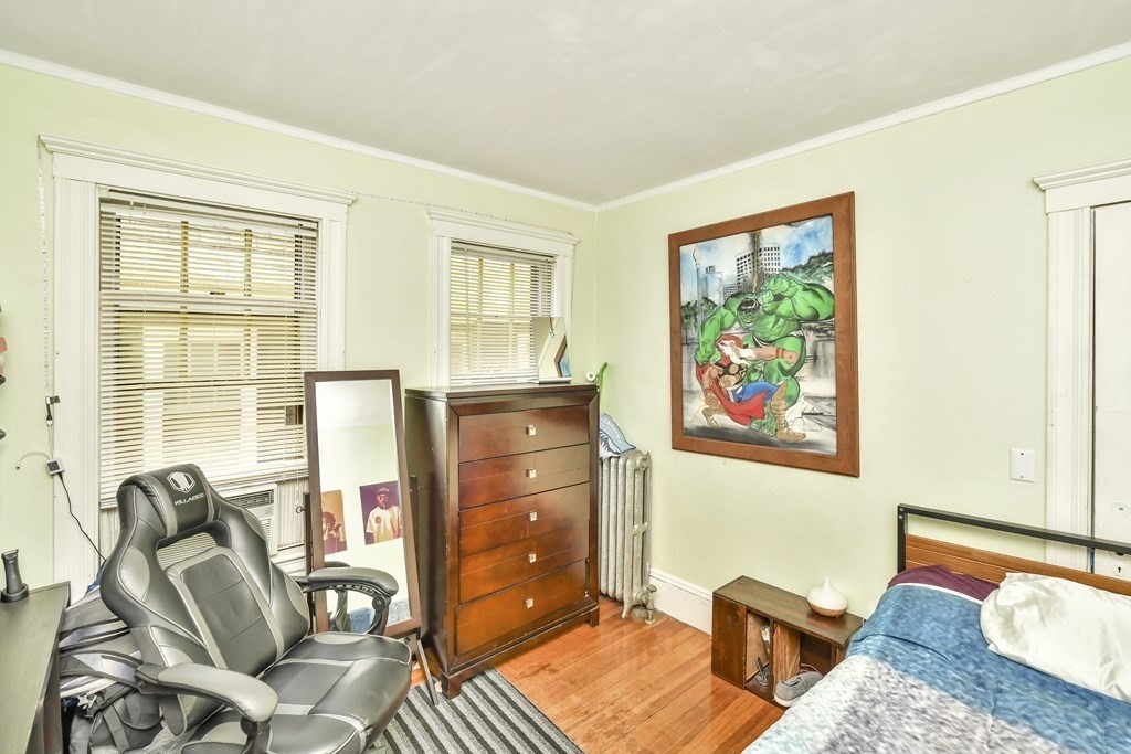 3 bed, 1.5 bath apartment for rent at 103 Colbourne Cres Unit 0, Washington Square — photo 6 of 13