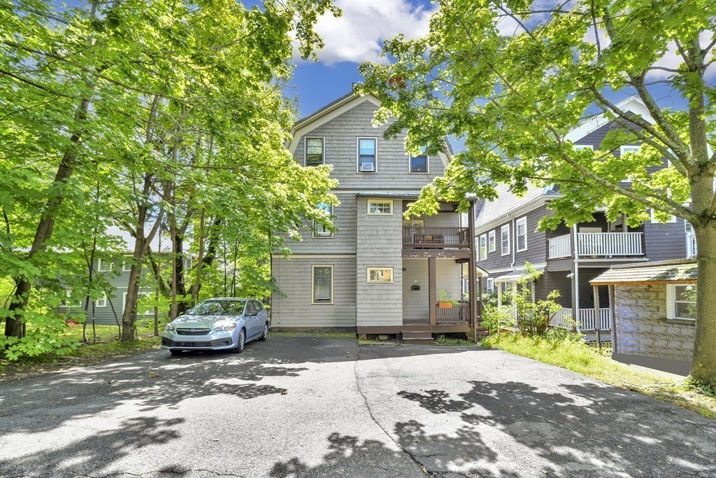 3 bed, 1.5 bath apartment for rent at 103 Colbourne Cres Unit 0, Washington Square — photo 13 of 13