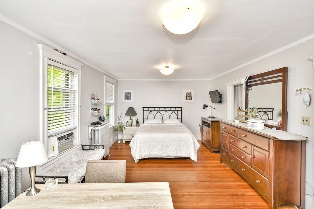 3 bed, 1.5 bath apartment for rent at 103 Colbourne Cres Unit 0, Washington Square — photo 7 of 13